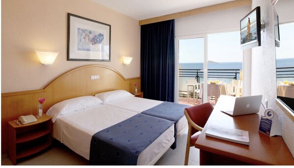 Junior Room | Free WiFi - Hotel Tiburon (Guadalajara)