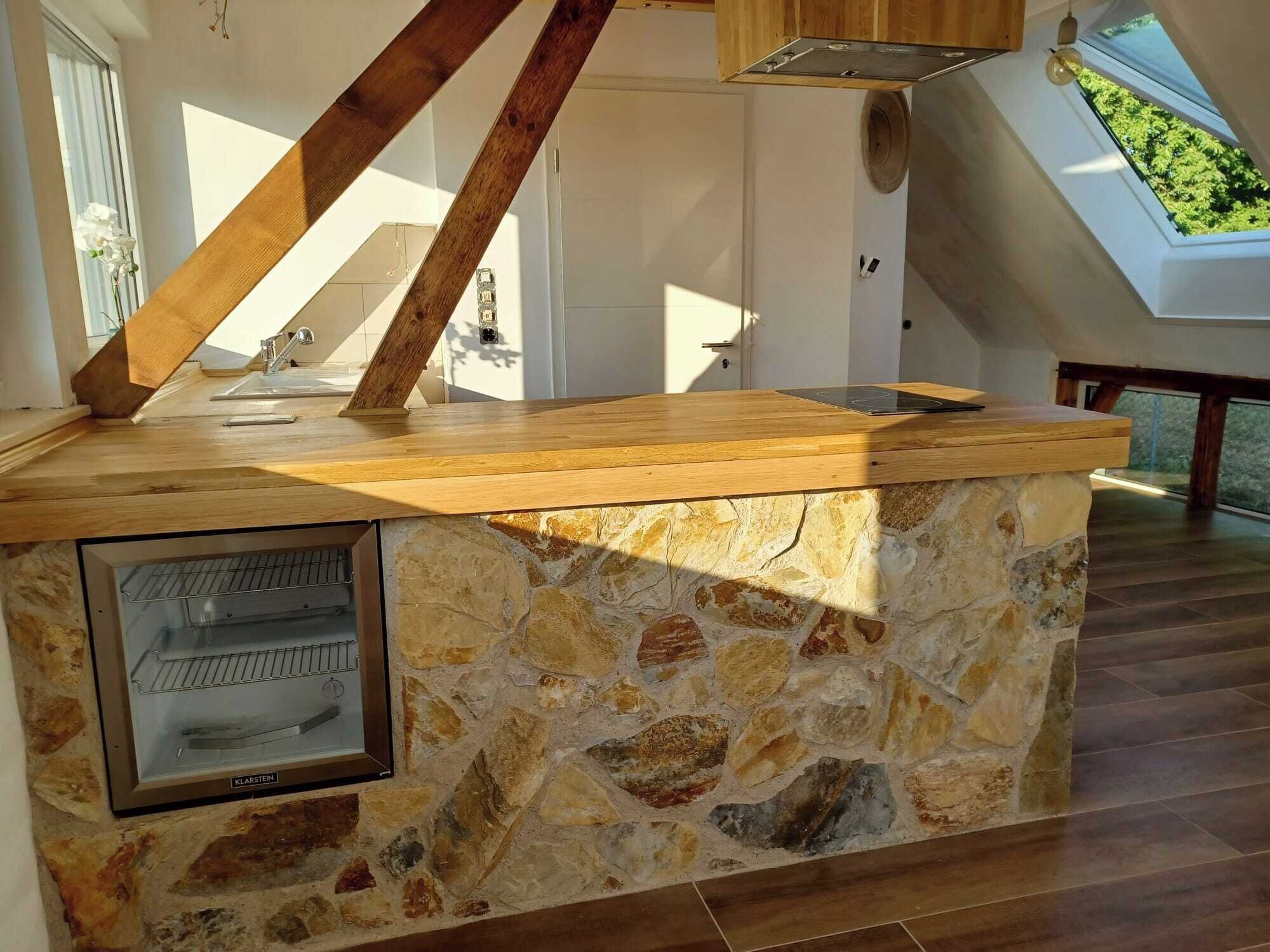 冷蔵庫、オーブン、コンロ、コーヒー / ティーメーカー