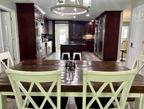 Dining - Vacation Farmhouse (Lufkin)