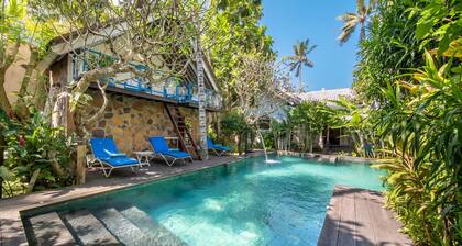 Colonial 2 BR Villa in Candidasa