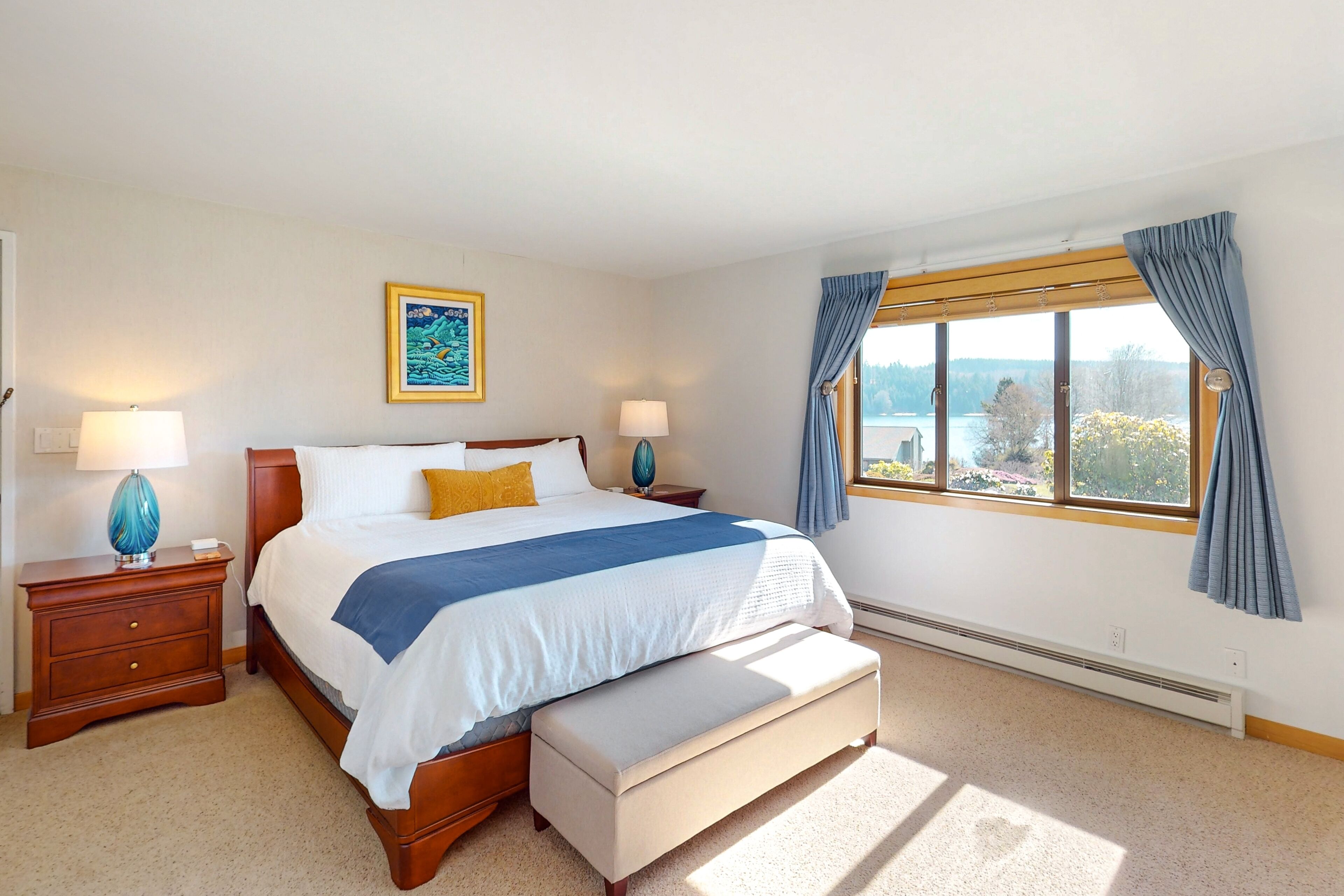 2 soverom, strykejern/-brett, internettilgang og sengetøy