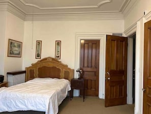 3 bedrooms, free WiFi, bed sheets - Historic mansion, 6 guests, free parking (Dubuque)