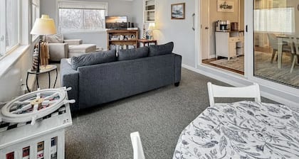 Coastal Cottage Close to the Nubble Lighthouse