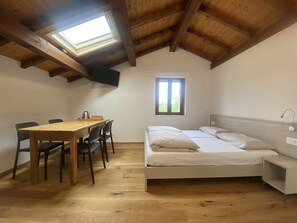 Luxury Suite | Hypo-allergenic bedding, down comforters, desk, laptop workspace - Vera Park & Wellness (Belluno)