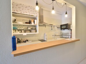 Fridge, microwave, oven, dishwasher - Apartament Cap Sa Sal 267 (Begur) (Begur)