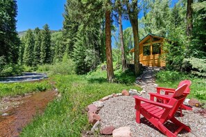 المنطقة المحيطة بالمنشأة