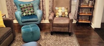 Wicker Park 2Bdrm 119.00 November 14-16 near Downtown, Salt Shed, Emporium Bar