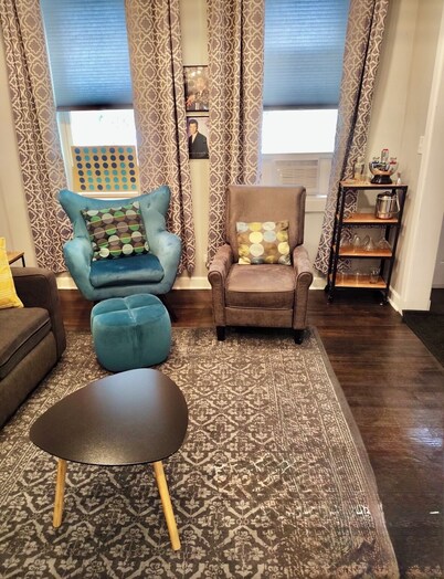 Wicker Park 2Bdrm 119.00 November 14-16 near Downtown, Salt Shed, Emporium Bar