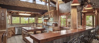 Lantana Lodge in Sabinal