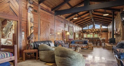 Lantana Lodge in Sabinal