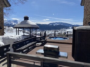 Outdoor spa tub - The Ultimate in Slopeside Family Fun! Ski In/Out, Hot Tub, Fireplace, Parking. (Crested Butte)
