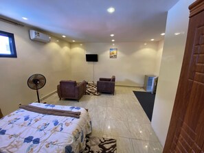 Desk, laptop workspace, free WiFi, bed sheets