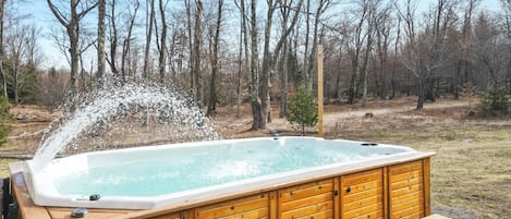 Bain à remous extérieur