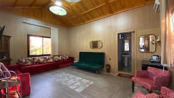 1 bedroom, iron/ironing board