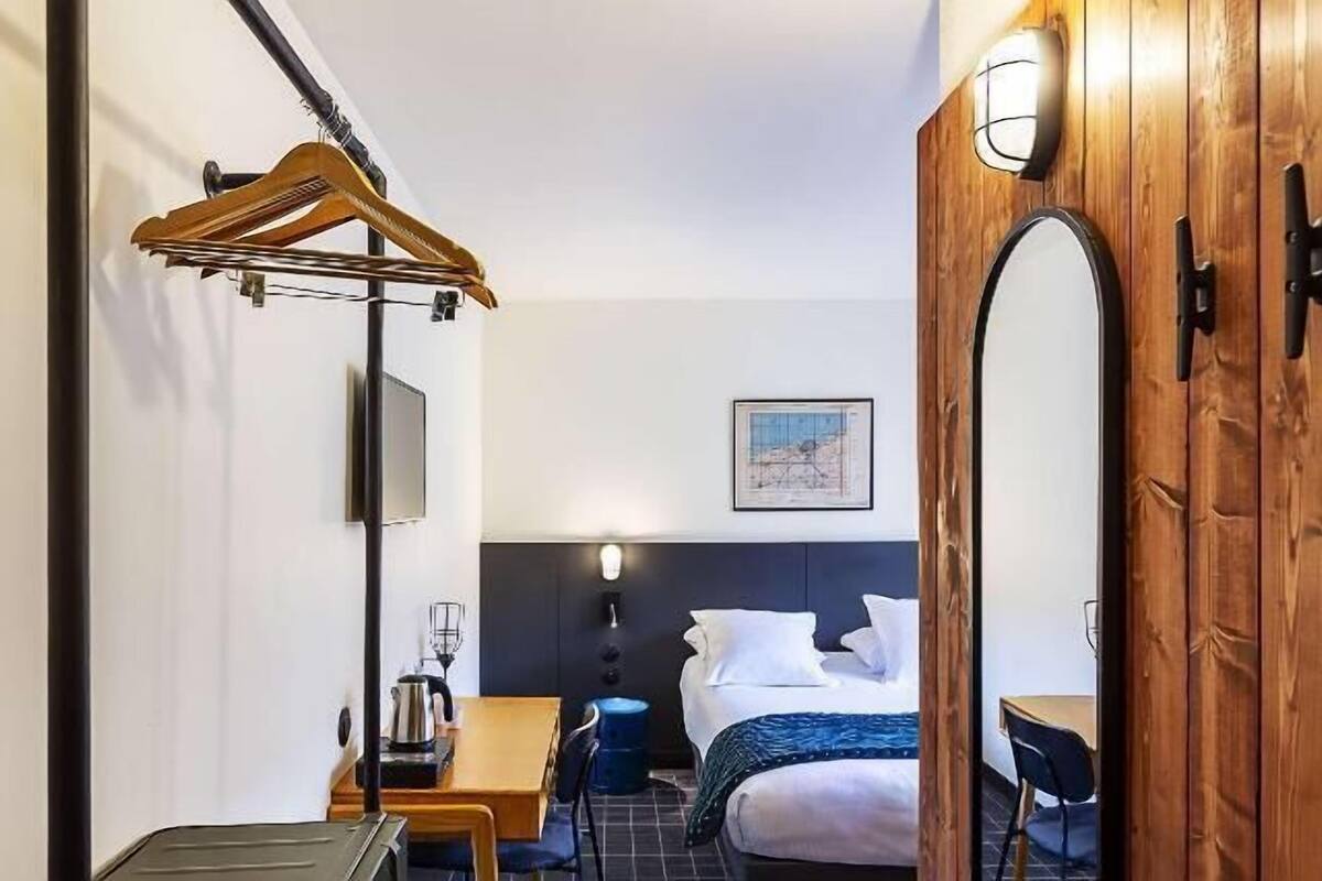 In-room safe, desk, laptop workspace, blackout curtains