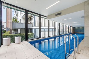 Pool - Lovely 2 BDR Parking Pool Gym Near Beach (Port Melbourne)