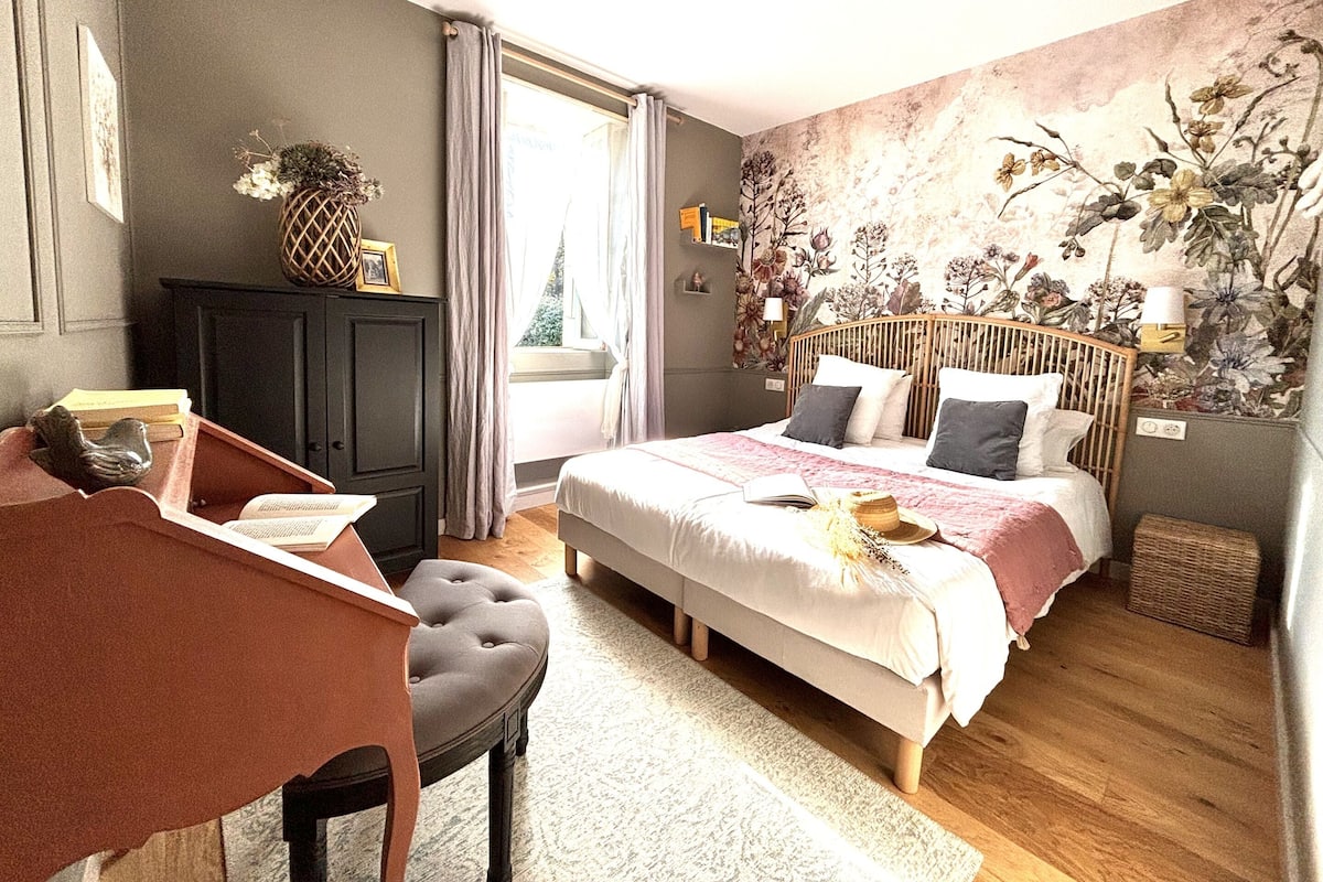1 bedroom, premium bedding, soundproofing, free WiFi