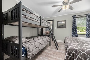 1 habitación, tabla de planchar con plancha, wifi y ropa de cama 