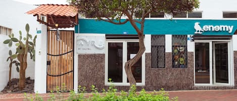 Mặt tiền nơi lưu trú