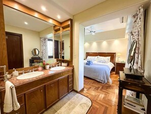 1 habitación y ropa de cama 