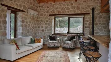 Basic House | 1 bilik tidur, seterika/papan seterika, Wi-fi percuma, cadar katil