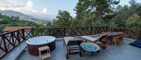 Vila básica, 2 quartos, vista para a montanha | Terraço/pátio