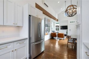 Interior - Next to Park, Soaring Ceilings, Remodeled 2 BR (Seattle)