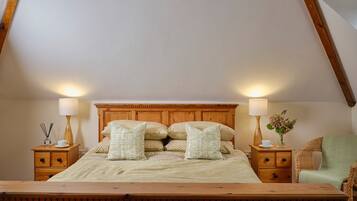 3 quartos, ferros/tábuas de passar roupa, berço de viagem