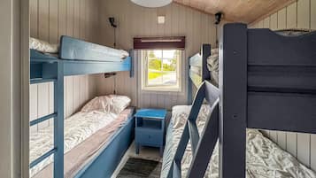 3 bedrooms, travel crib, free WiFi
