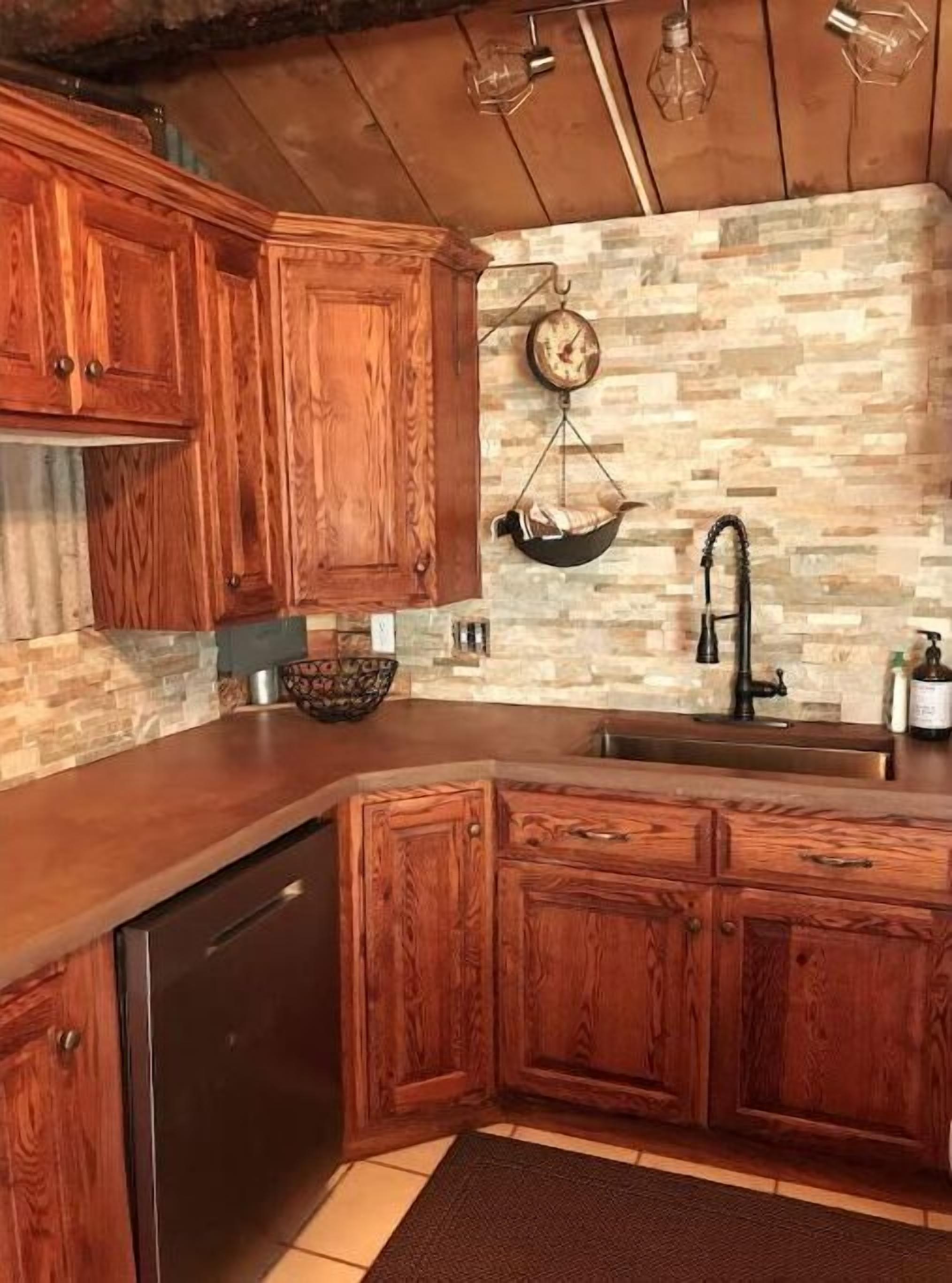 冰箱、微波炉、烤箱、炉灶