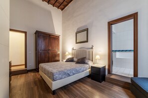 1 bedroom, iron/ironing board, WiFi - GuestHost - Refined and spacious 90sqm apartment that can accommodate up to 4 people. Located on the second floor, with elevator (not suitable for disabled people), of a building in the historic center few steps away from the Pantheon, it represents the (Roma)