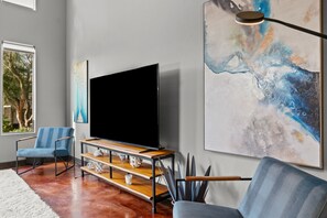 Téléviseur connecté, foyer, chaîne audio, imprimante