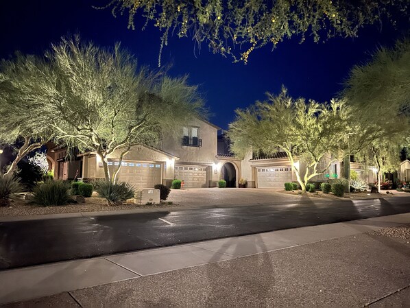 المنشأة من الخارج