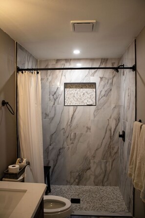 Shower, hair dryer, towels, soap -  Private  Pool Home 
Nestled on the Golf Course (North Fort Myers)