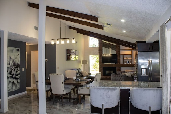 المنشأة من الداخل