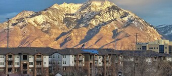 Quiet 2BR/2BA Getaway Near Trails, Parks & Summer Adventures–Spacious 1,300 SqFt