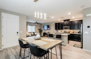 Private kitchen - 821 Clouded Valley Ave (North Las Vegas)