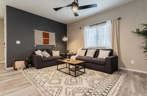 Living area - 821 Clouded Valley Ave (North Las Vegas)