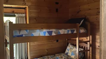 9 bedrooms, desk, iron/ironing board, free WiFi