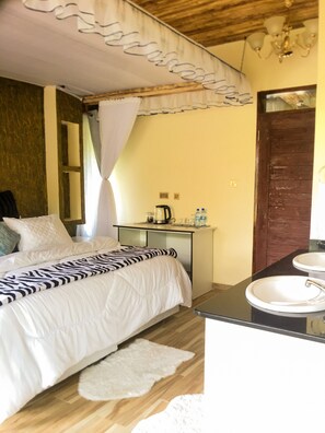 Standard Suite | 1 bedroom, desk, blackout drapes, free WiFi - Tiret Resort and Retreat (Mlango)