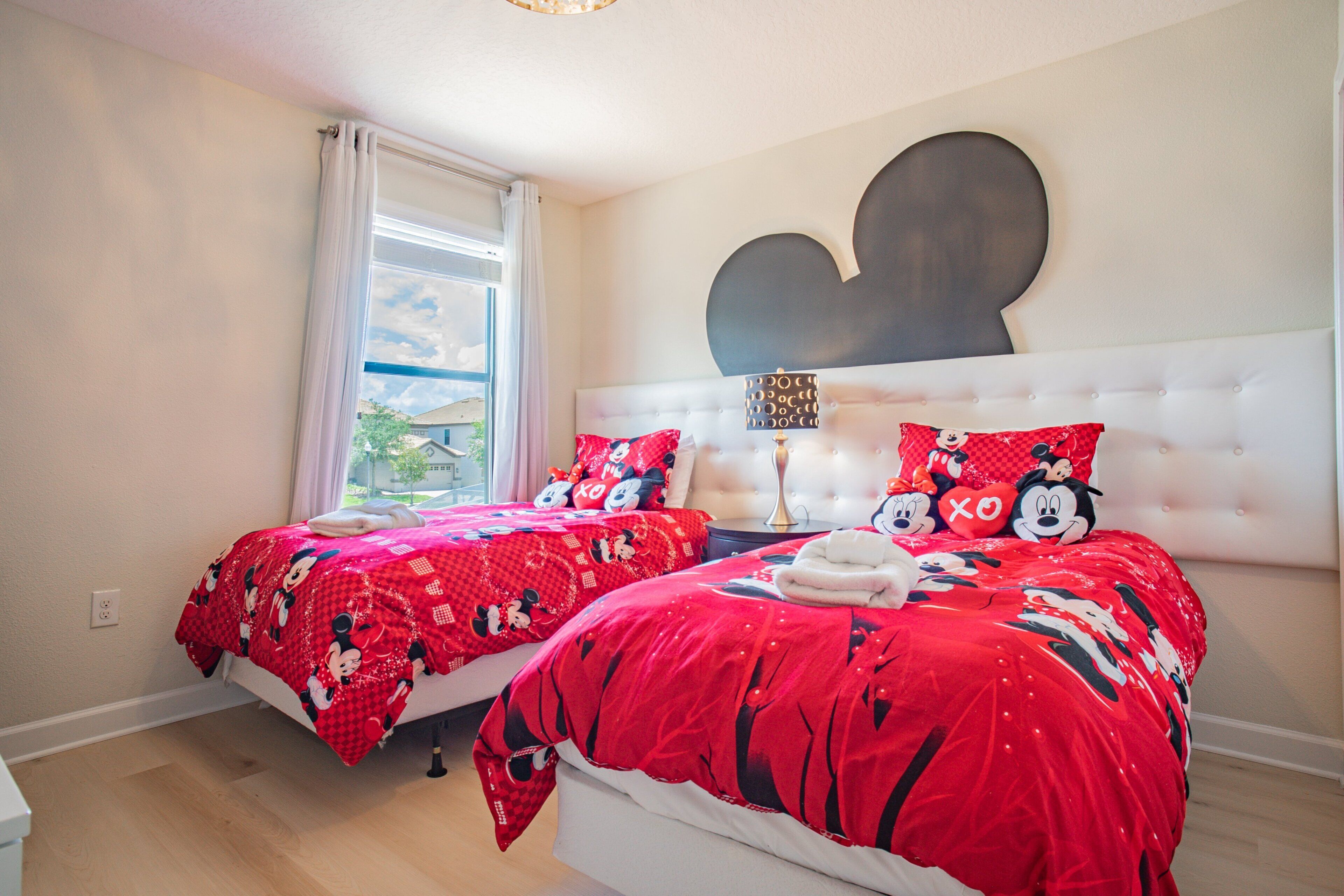 6 habitaciones, tabla de planchar con plancha y wifi gratis 