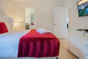 6 bedrooms, iron/ironing board, free WiFi, bed sheets
