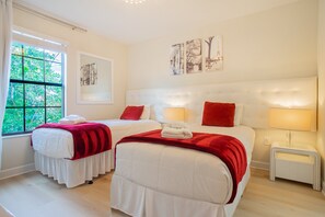6 Schlafzimmer, Bügeleisen/Bügelbrett, kostenloses WLAN, Bettwäsche