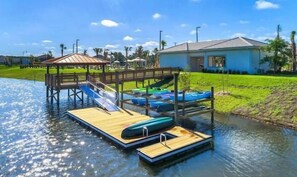 Property grounds - Spacious 5-bedroom townhouse in Kissimmee, perfect for family getaways! (Kissimmee)