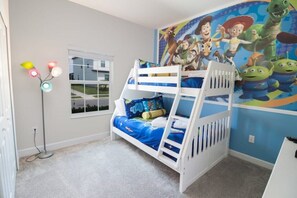 5 bedrooms, iron/ironing board, free WiFi, bed sheets
