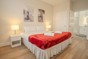 3 chambres, fer et planche à repasser, accès au Wi-Fi (inclus)