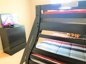 4 habitaciones, tabla de planchar con plancha y wifi gratis 