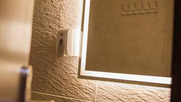 Standard Triple Room | Bathroom | Separate tub and shower, hair dryer, bidet, towels