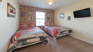 4 bedrooms, iron/ironing board, free WiFi, bed sheets