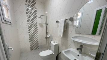 Basic Double or Twin Room, 2 Bedrooms, Accessible | Bathroom